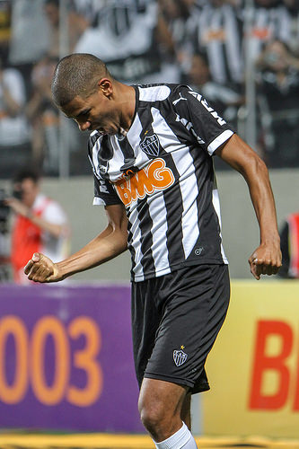 Atlético-MG 3 x 1 Atlético-PR – Pouco futebol, vitória na sorte e com dois gols contra