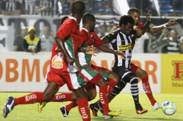 Fernando Karanga deu maior canseira na defesa do Ceará, no empate por 2 a 2, em Fortaleza