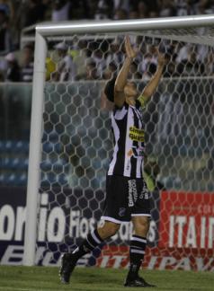 Magno Alves continua fazendo a diferença para o Ceará, líder isolado da Série B