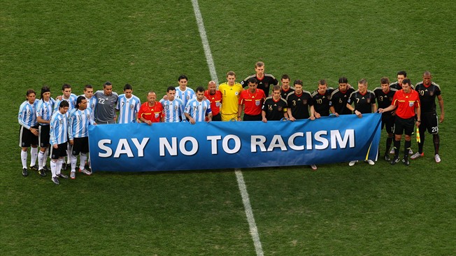 Entidade denuncia propaganda neonazista durante Copa
