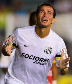 Leandro Damião voltava de lesão na partida contra o Internacional