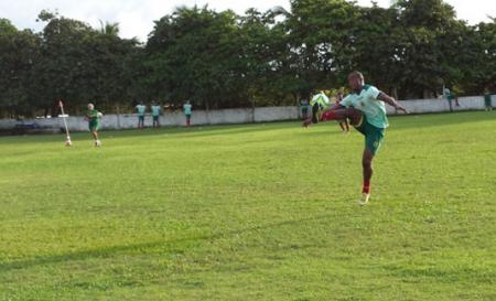 Jadson deve atuar na lateral-esquerda