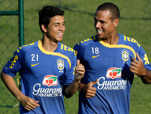 Corinthians e Internacional disputam a contratação de Nilmar