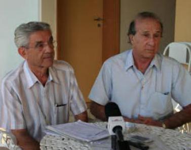 Henrique Stort, à direita, nega ter entrado com processo contra o Mogi