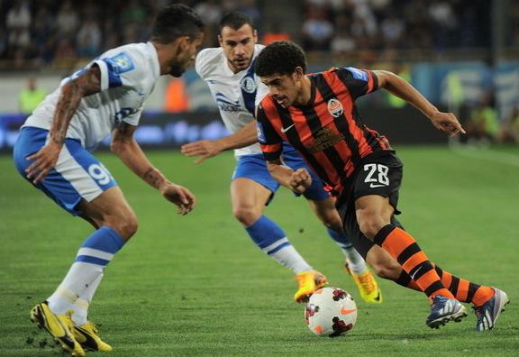 Taison estaria muito perto de um acordo com o Inter