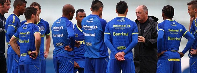Felipão ganha ferradura em primeiro treino no Grêmio