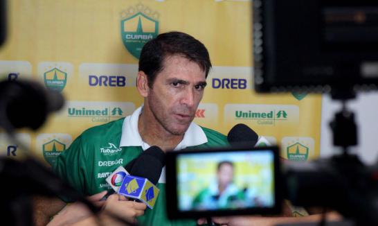 Luciano Dias gostou do desempenho dos jogadores do Cuiabá