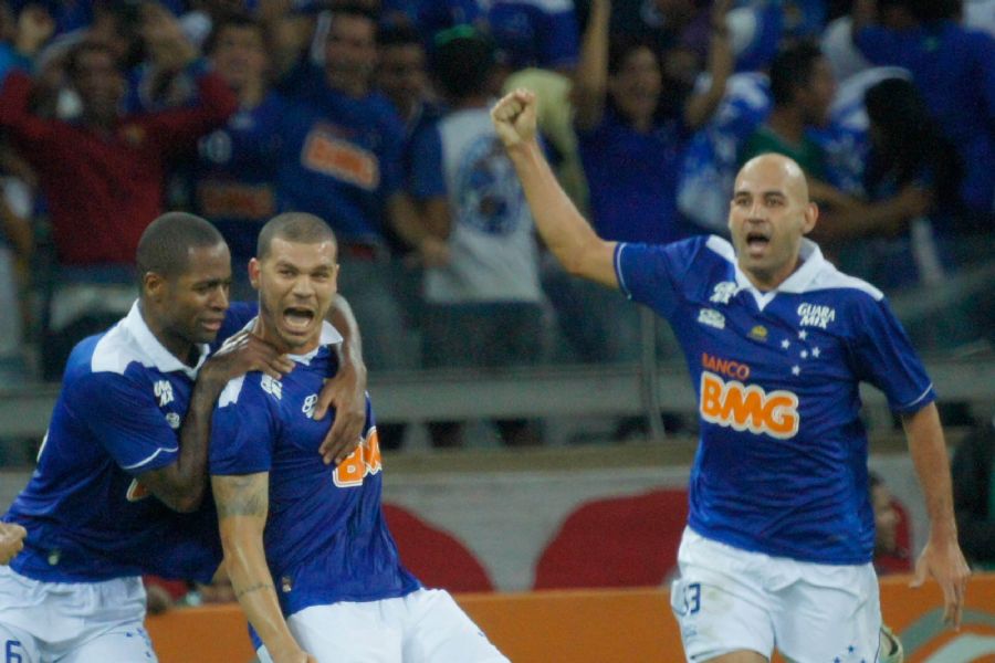 Titular em título, Nilton vai voltar ao time do Cruzeiro
