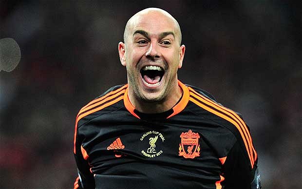Alemão: Bayern contrata Pepe Reina para a reserva de Neuer