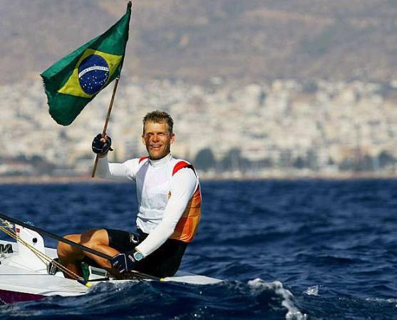 Olimpíadas: Scheidt começa evento-teste em 7º; Martine lidera