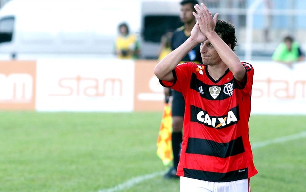 Flamengo devolve Elano ao Grêmio, mas pagará R$ 1 milhão