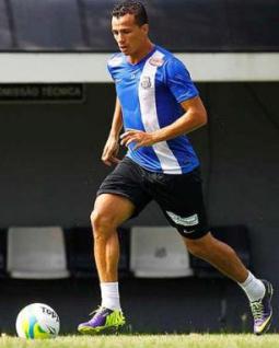 Damião animou-se com a ideia de fazer dupla com Robinho no ataque