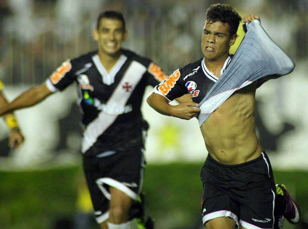 Flamengo tenta contratar Diego Souza