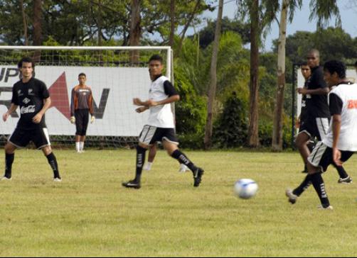 Treino da equipe do Mixto, um dos clubes com dívidas trabalhistas