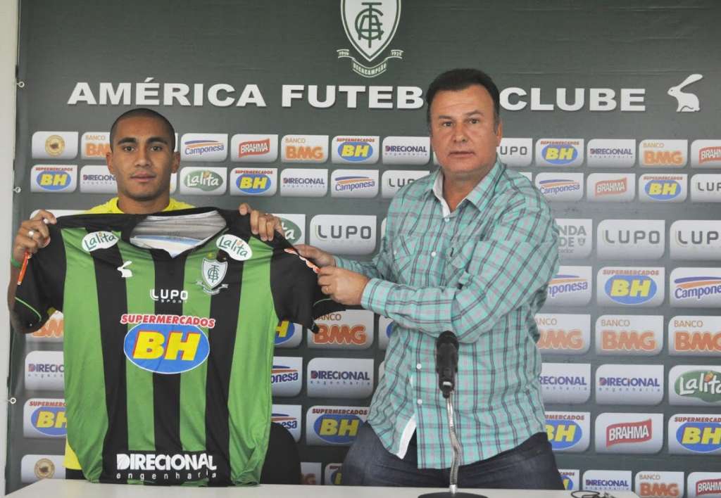 Série B: América-MG contrata e apresenta Bruninho