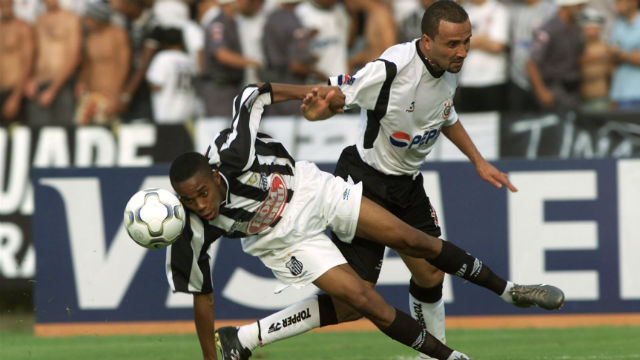 Pedalada à vista? Robinho pode estrear pelo Santos já contra o Corinthians