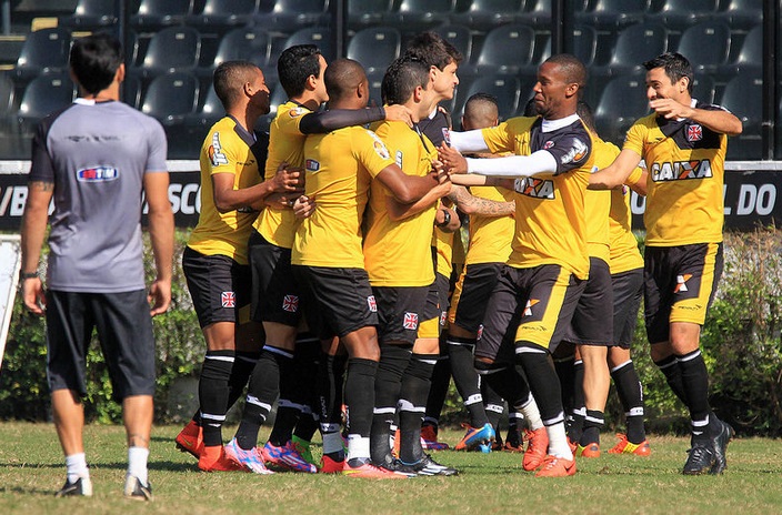 Série B: Adilson poupa Fabrício em treinamento do Vasco