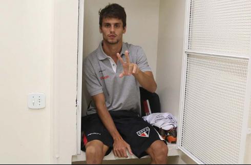 Cirurgia de Rodrigo Caio foi bem sucedida