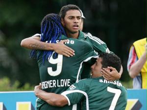 Cotado no Flamengo, Diego Souza fica perto do Palmeiras