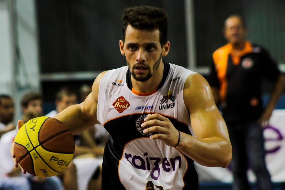 Basquete: XV joga pela Associação Regional