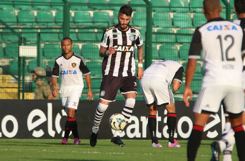 Marquinhos enaltece trabalho de Argel no Figueirense