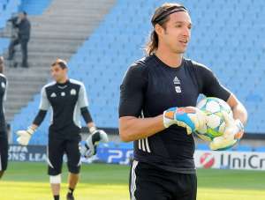 Ex-goleiro do Olympique de Marselha, o experiente Andrade, espera acertar com clube em breve