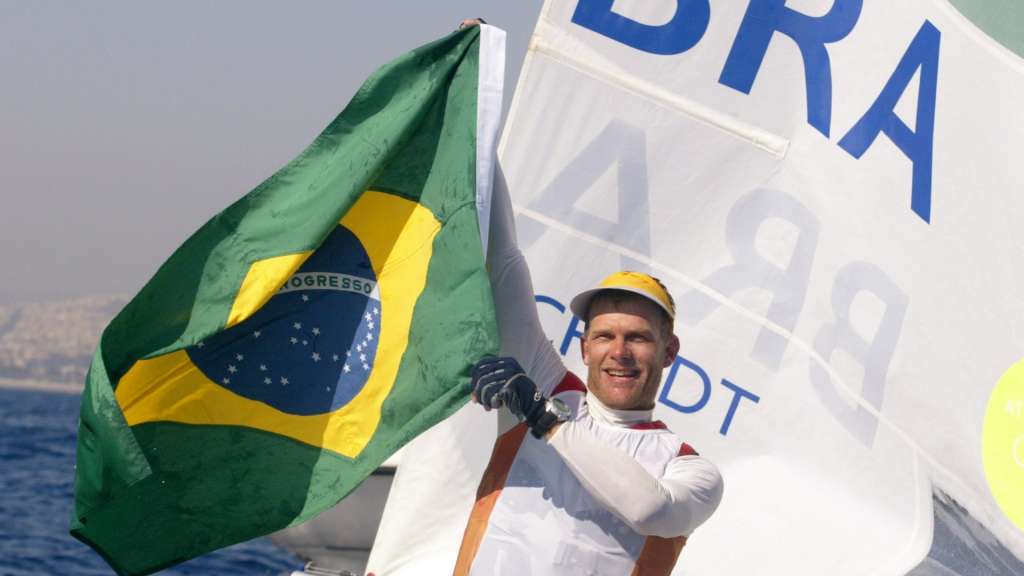 Robert Scheidt fecha evento-teste em 4º lugar no Rio