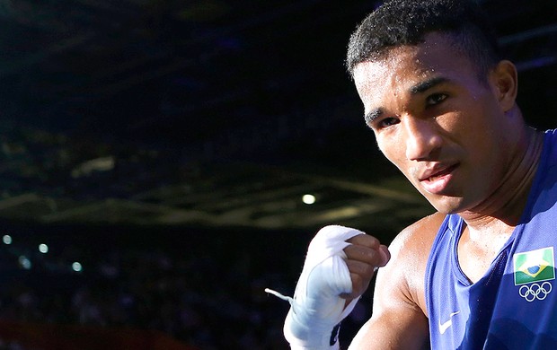 Boxe: Esquiva vence e Jacobs é campeão após superar câncer