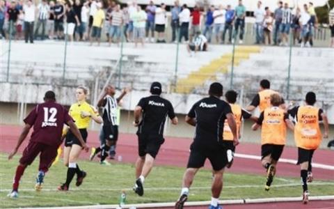 Maringá-PR 3 x 0 Cabofriense-RJ - Paranaenses embalam e disparam 2 0002050020179 img