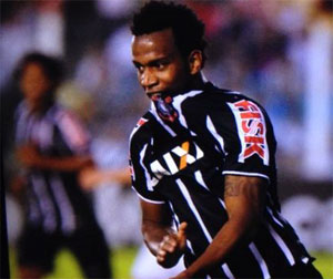 Gil celebra gol decisivo e ‘vitória importantísssima’
