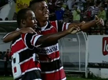 Santa Cruz goleou o Náutico com dois gols de Wescley e golaço de Keno