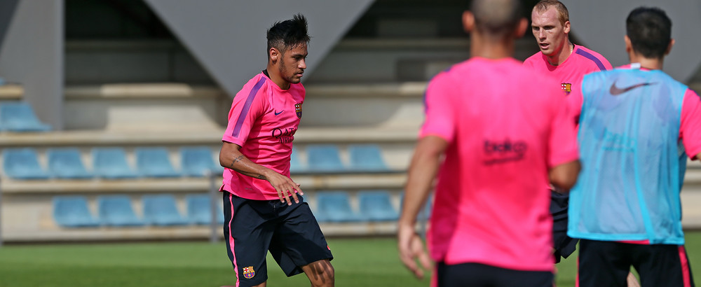 Antes de volta, Neymar faz 1º treino com grupo do Barça