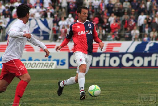 Série B: Gustavo dedica vitória do Paraná ao torcedor