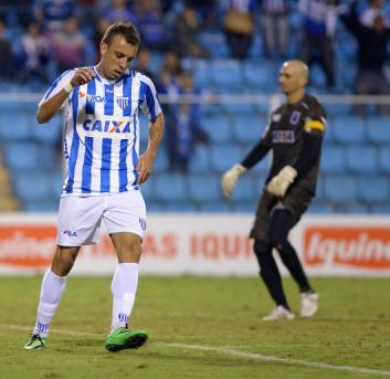 Paulo Sérgio é artilheiro dos atacantes do Avaí