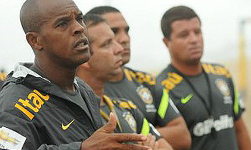 Seleção Brasileira enfrenta Estados Unidos em desafio de beach soccer na Flórida