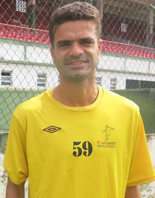 Magno, volante da Portuguesa Santista e da Seleção da Rodada