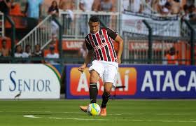 Souza ‘esquece’ pontos perdidos do São Paulo e mira G4