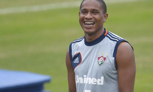 Valencia  admite desgaste, mas quer jogar pelo Flu