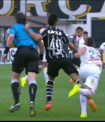 Fábio Santos defende Petros e confia em absolvição