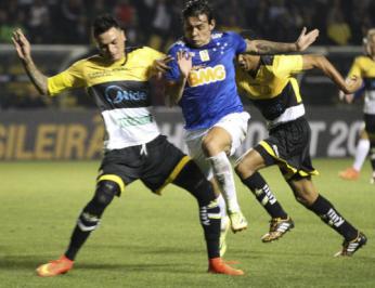 Segundo empate seguida - Botafogo e Criciúma - deixaram Cruzeiro com menor vantagem em relação aos concorrentes
