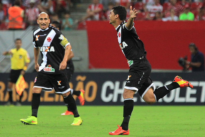 Série B: Adilson festeja Vasco no G4 e já pensa no líder Ceará