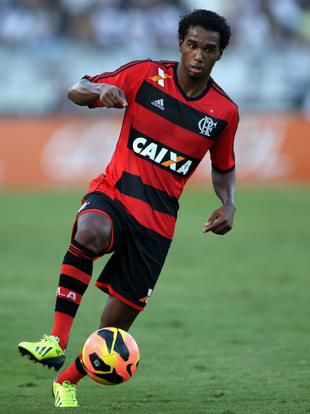 Depoimento de volante do Flamengo à polícia é adiado