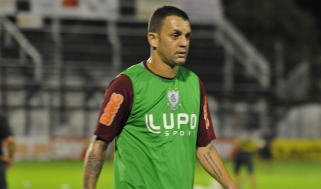 Magrão estreia pelo América-MG após um ano sem atuar