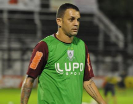 Magrão, enfim, estreou pelo América-MG