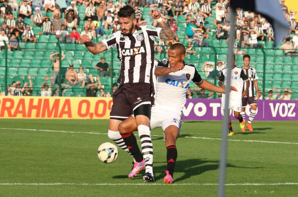 Marquinhos exalta boa fase da defesa do Figueirense
