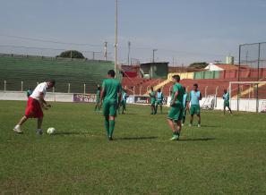 Segundona: Técnico do Barretos cobra melhor posicionamento em primeiro coletivo da semana