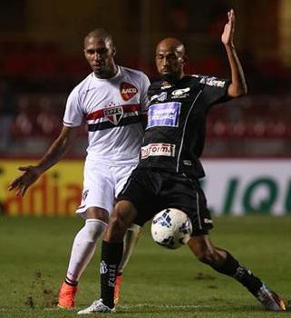 O Sâo Paulo foi eliminado ontem, no Morumbi, após perder para o Bragantino