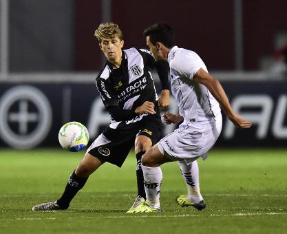 Ponte Preta tenta parar o embalo do Joinville