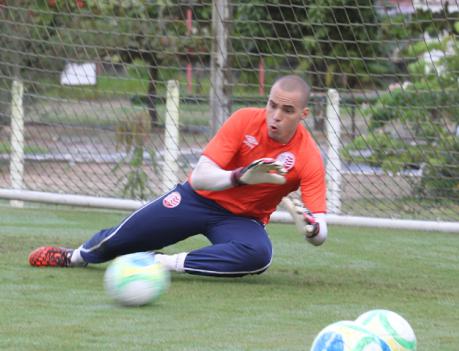 Júlio César tem a confiança do técnico Dado Cavalcanti