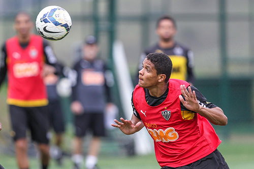 Rafael Carioca já treina como titular no Atlético-MG
